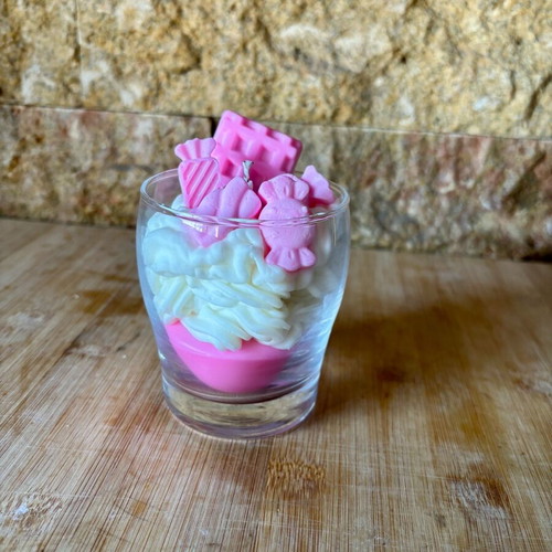 Cheesecake Crush candle new with sweet scent and pink toppings