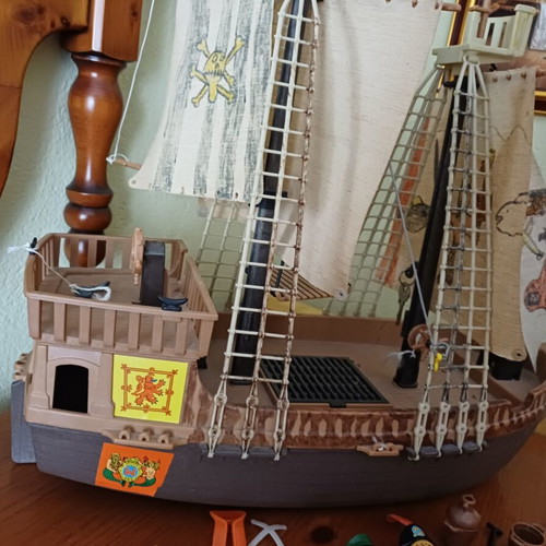 Playmobil 3550 Vintage Pirate Ship like new
