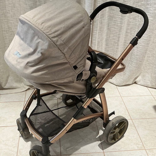 Kiddo Jazz stroller like new with car seat and port Bebe seat