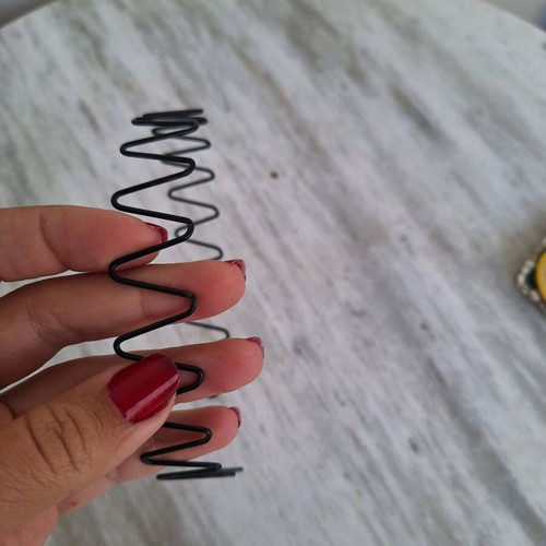 Black zigzag hairband like new