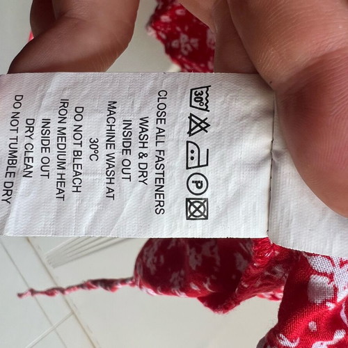 Attrattivo sleeveless blouse red like new, size L