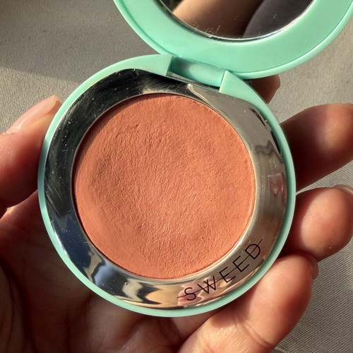 Sweed Air Blush Cream used, shade Suntouch