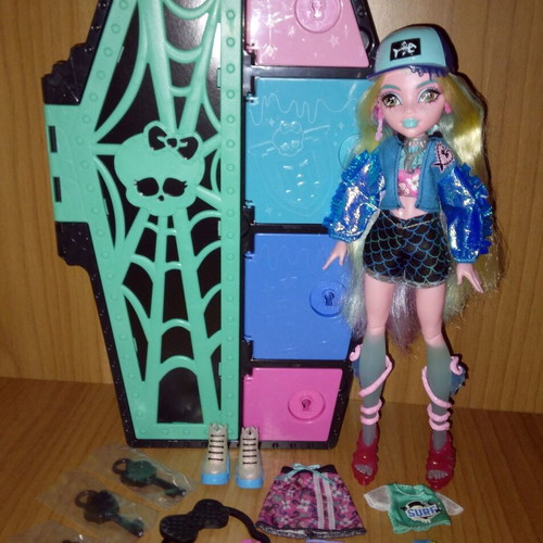 Monster High 2023 Skulltimate Secrets Wave 1 Lagoona Blue doll like new