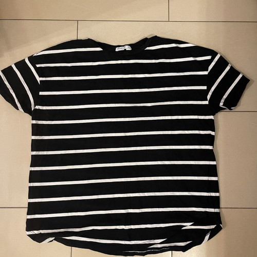 T-shirt like new, size L