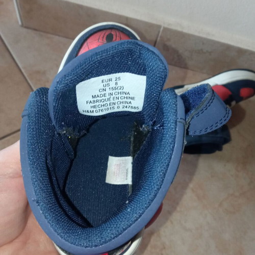 Marvel boys' blue boot size 25 like new