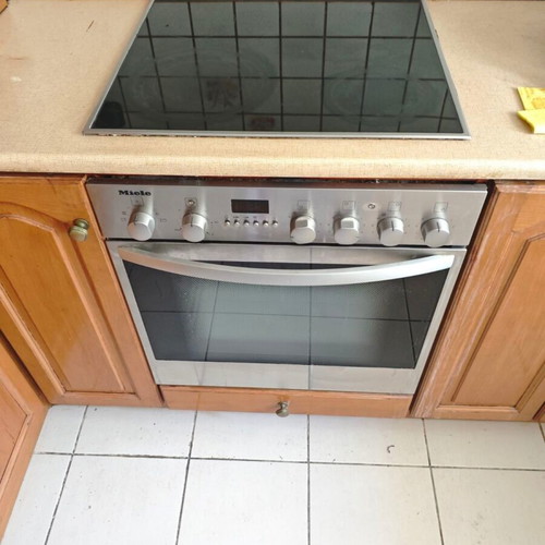Miele Built-in Oven and Ceramic Hob Set like new, Made in Germany