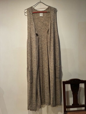 Breska knitted vest like new, beige with two pockets