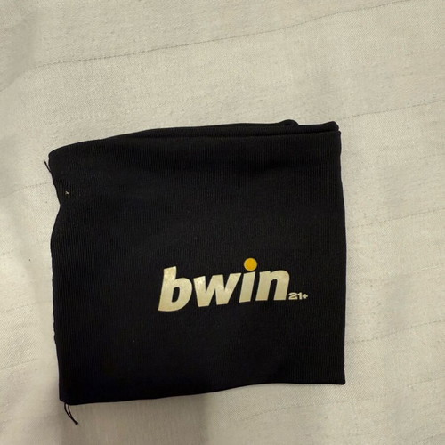 Bwin wristband with zipper like new