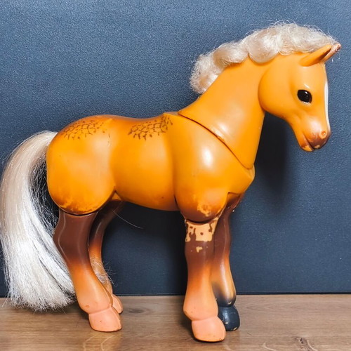 1998 Kid Kore Horse used with movable legs and neck