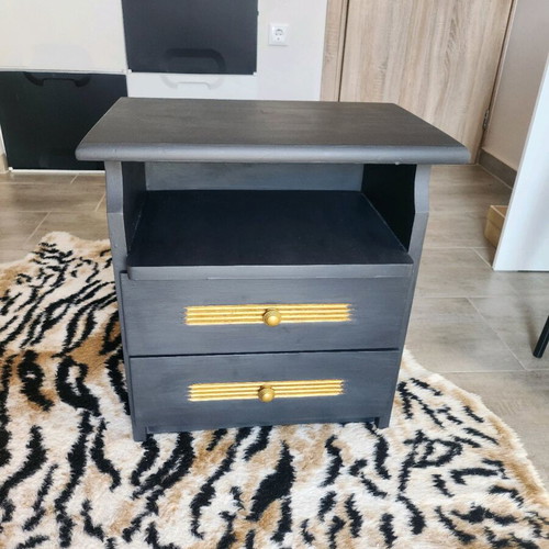 Wooden nightstand used with chalk paint in very good condition