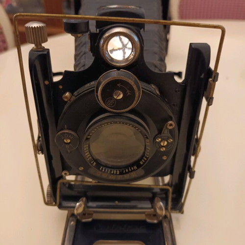 Certotrop camera used with Mayer-Gorlitz 1:45 f13.5cm lens