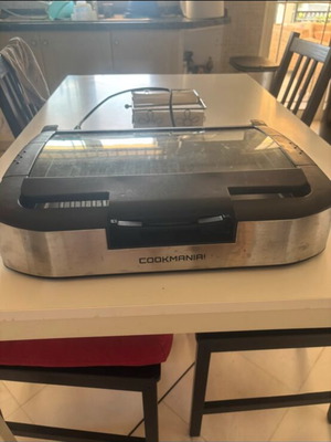 Bbq electric grill with lower grate like new