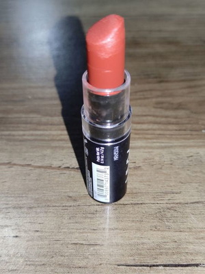 Nyx lipstick used MLS 07