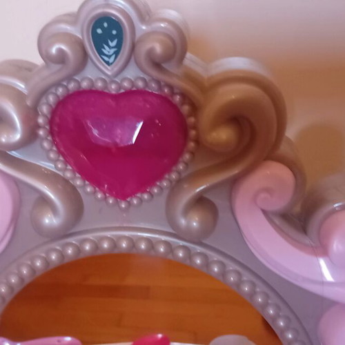 Martin Toys Beauty Vanity with Lights, Music and Stool like new
