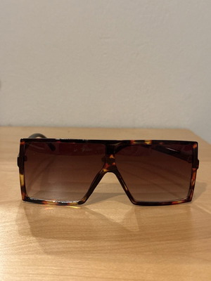 Tortoise sunglasses like new