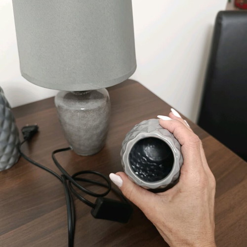 Two vases with gray lamp like new