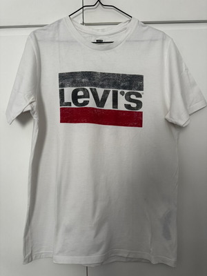 Levi's white T-shirt size M like new