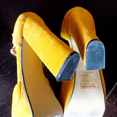 Carisa yellow suede sandals size 39 like new with thick heel