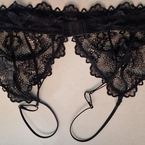 Understatement black lace bralette XXL like new
