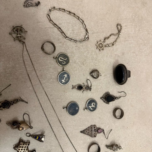 Silver jewelry used with 925 stamp weighing 267 g