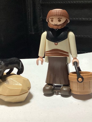 Playmobil персонализирана фигура монах използвана като нова с автентични части
