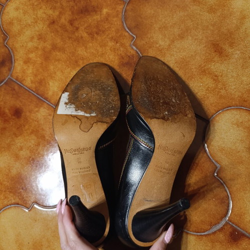 Yves Saint Laurent vintage leather pumps size 37 used