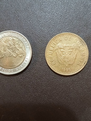 Two Colombia coins 1994/95