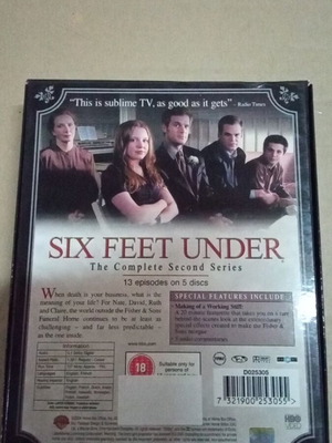 Six Feet Under The Complete Second Series DVD like new with subtitles