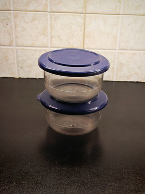 Tupperware serving bowls set of 2 450ml like new, airtight