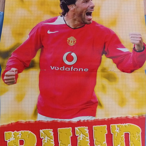 Match Football Magazine Issue 15-21 November 2005 like new with Van Nistelrooy poster