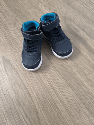 Adidas kids boots like new, blue, size 22