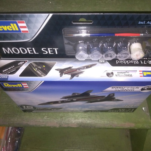 Revell SR-71 Blackbird model set new with paints and tools