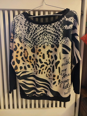 Women's animal print blouse like new for S-M size