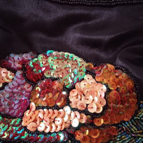 Kem Handbag like new with sequins and beads, detachable chain wallet
