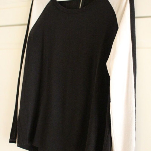 Long-sleeve blouse like new, white and black, sizes S and M