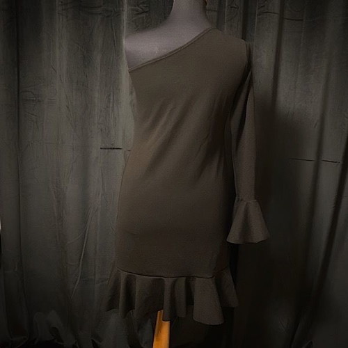 Dress new with one sleeve and ruffles black