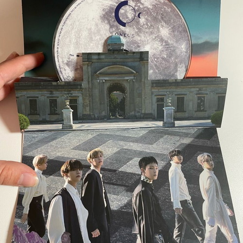 Oneus Raise Us album like new