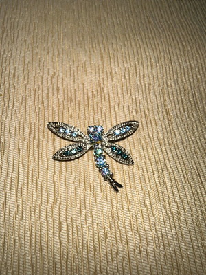 Dragonfly pin like new, decorative white and blue