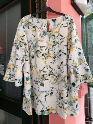 Lee shirt new with bell sleeve multicolor