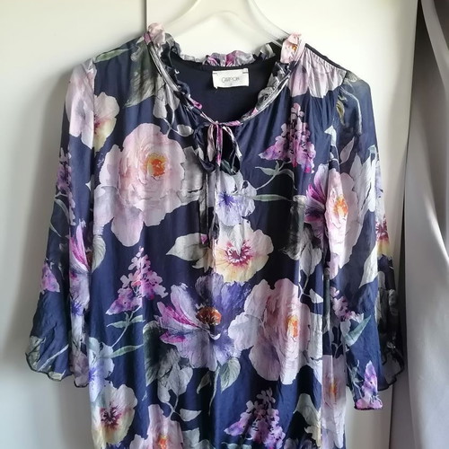 Betty Barclay silk blouse size M like new, blue