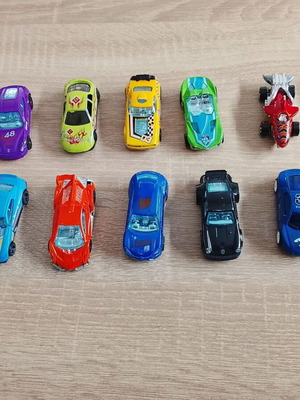 Hotwheels toy cars used, set of 14