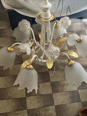 Chandelier like new, functional