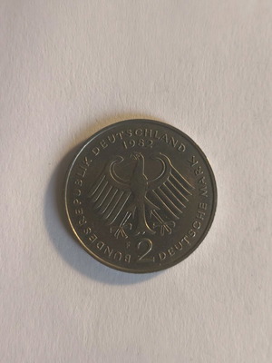 Collectible 2 Mark Germany 1982 coin used