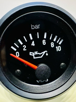 VDO Oil Pressure Gauge 10 Bar 24V new unused