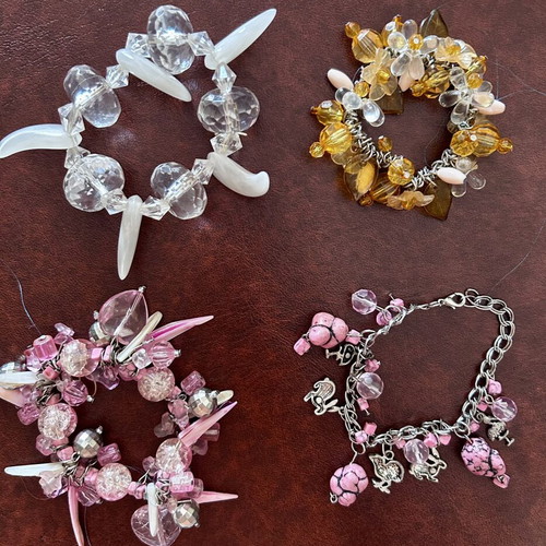 Bracelets used, pack of 4, white and pink