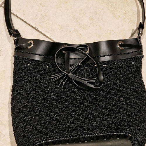 Knitted wool backpack like new, black
