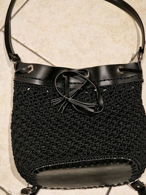 Knitted wool backpack like new, black