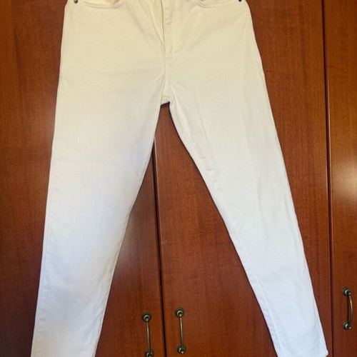 No Thinkin women's white high-waisted jeans like new, size S