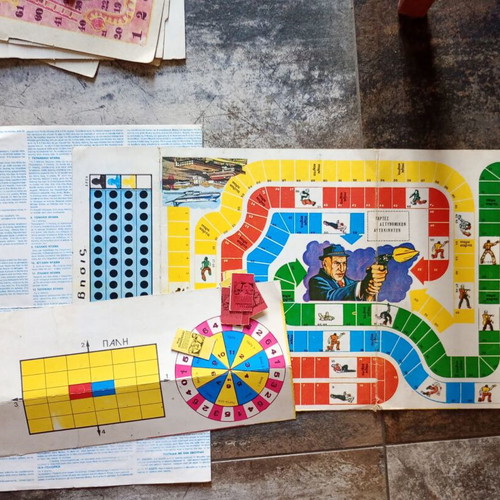 Vintage board game 100 Δημοφιλή Παιχνίδια by Adelko Games used