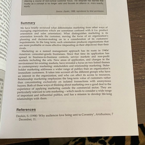 Creative Arts Marketing book like new, English